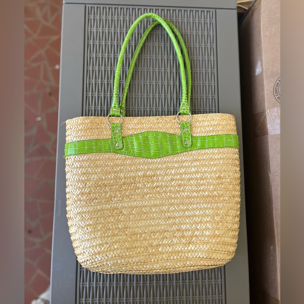 🆕 Green and Tan Woven Tote Bag